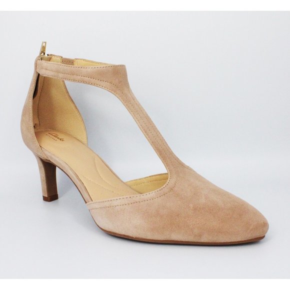 clarks calla lily pump